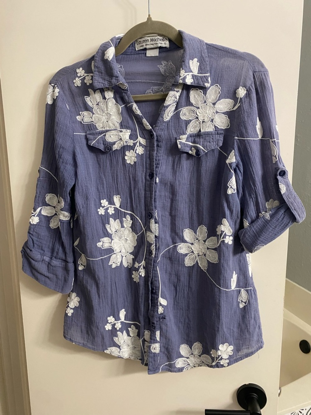 Lauren Michelle 100% Cotton Blue Floral Embroidered Soutache Button Down Sz S